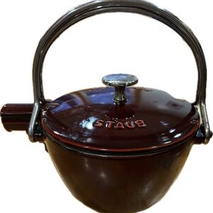 Staub Cast Iron Teapot in Grendadine with Handle